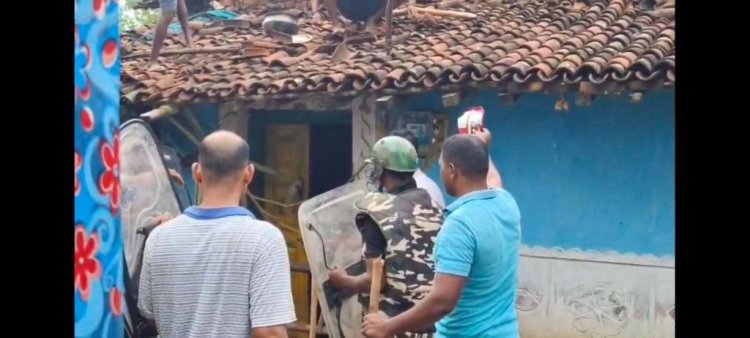 पत्नी के घर छोड़कर जाने से भड़का पति: रंजिश में पड़ोसी की हत्या, पुलिस ने आरोपी को किया गिरफ्तार