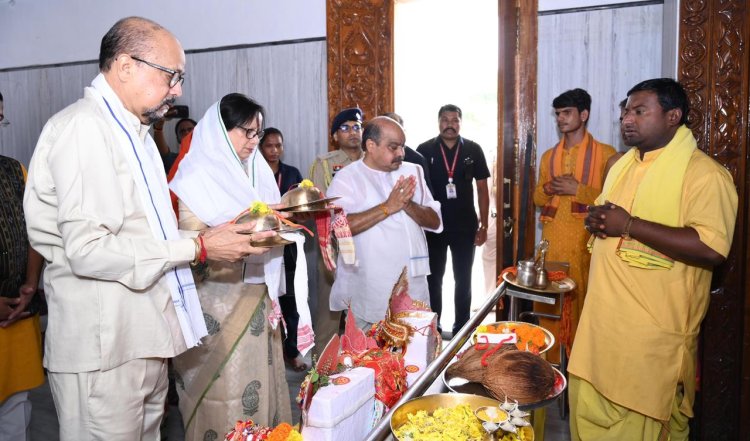 राज्यपाल रमेन डेका ने सपरिवार किए भगवान जगन्नाथ के दर्शन, अर्पित किया रक्षा सूत्र