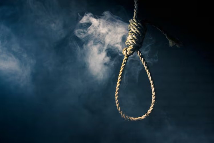 प्रेम संबंध टूटने के बाद अवसाद में आए डॉक्टर ने उठाया आत्मघाती कदम; इलाके में फैली सनसनी
