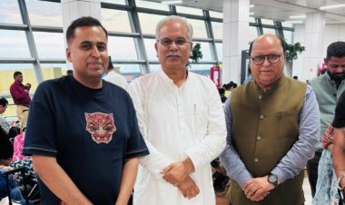 प्रकृति की ओर सोसायटी के अध्यक्ष मोहन वर्ल्यानी ने पूर्व मुख्यमंत्री भूपेश बघेल से की सौजन्य भेंट 
