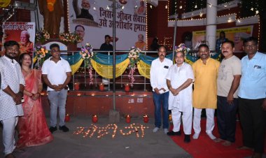विधायक पुरन्दर मिश्रा के नेतृत्व में भव्य दीपोत्सव, ढोल-नगाड़ों और आतिशबाजी के बीच मना प्रधानमंत्री मोदी का जन्मदिवस