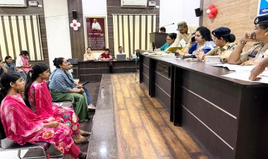 राज्य महिला आयोग ने सुनी महिलाओं की शिकायतें,पति-पत्नी ने फिर थामा एक-दूसरे का हाथ