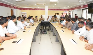 रायपुर में सदर बाजार से ही निकलेगी झाकियां,पुलिस- प्रशासन की जर्जर भवनों को लेकर चिंता पर आयोजकों ने जताई असहमति