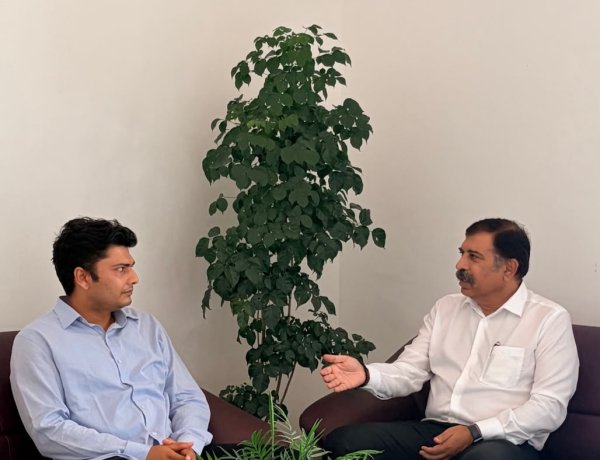बस्तर के आर्थिक विकास को नई गति देने CAIT की पहल, बीजापुर कलेक्टर से मिले अमर पारवानी