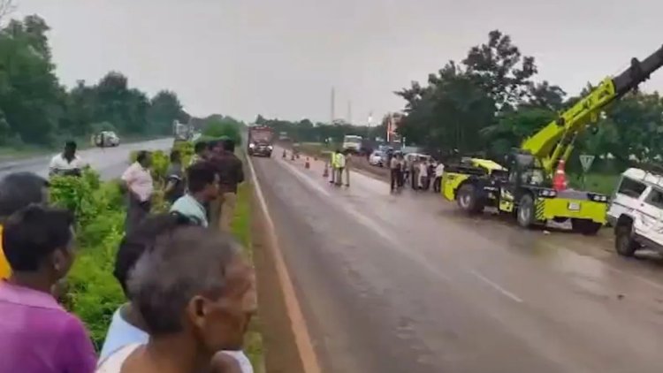 महाराष्ट्र के भंडारा में भीषण सड़क हादसा: रायपुर से नागपुर जा रही SUV ट्रक से टकराई; 3 बच्चों समेत 8 की मौत, 3 घायल