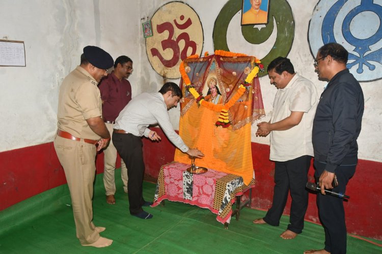 चैनल इंडिया ने मनाया स्थापना दिवस, गांधी कन्या आश्रम में कराया न्योता भोज
