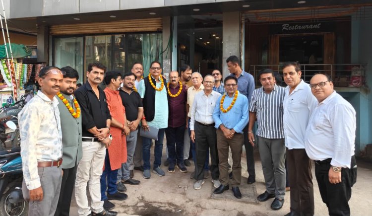 प्रदेश चेयरमेन विक्रम सिंह देव एवं प्रदेश अध्यक्ष परमानंद जैन के नेतृत्व में व्यापारियों के साथ हुई बैठक