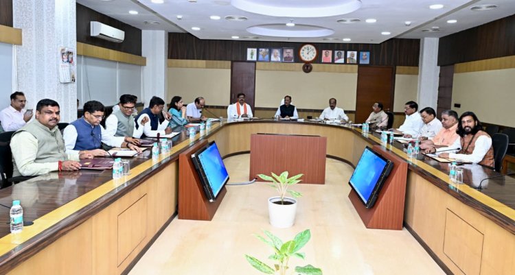 साय कैबिनेट में महत्वपूर्ण फैसलों पर मुहर : अतिथि व्याख्याता नीति में बदलाव, अग्निवीर भर्ती की आरक्षण और चयन प्रक्रिया निर्धारित