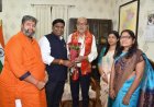 राज्यपाल डेका से कामधेनु विश्वविद्यालय के कार्य परिषद सदस्यों ने की भेंट  