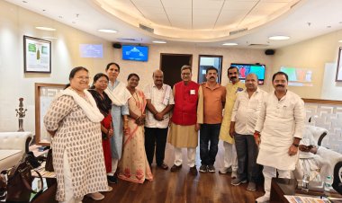 दिल्ली रवाना हुए नेता प्रतिपक्ष डॉ. चरणदास महंत समेत कांग्रेस विधायक, रायपुर एयरपोर्ट की तस्वीर आई सामने