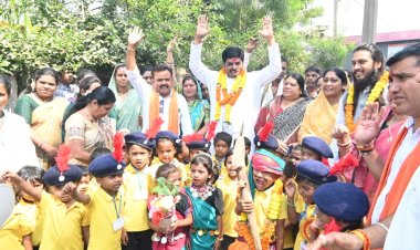 जनसेवा के संकल्प के साथ गांव-गांव पहुंच रहे नवीन अग्रवाल, जनचौपाल में सुनीं ग्रामीणों की समस्याएं
