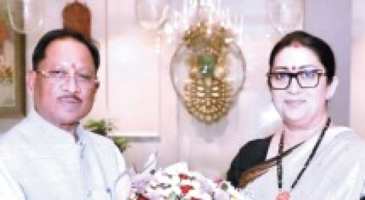 नितिन नवीन और स्मृति ईरानी से मिले सीएम