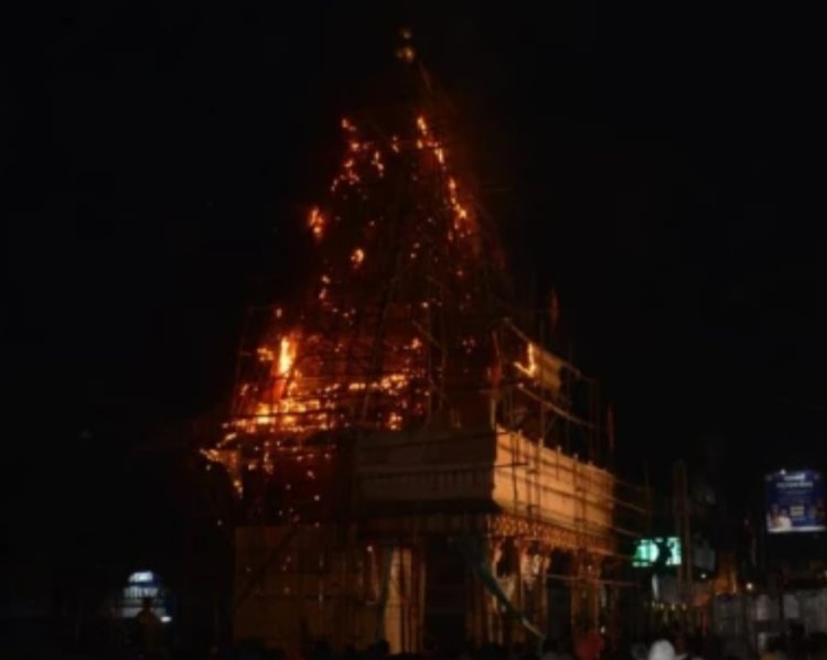 रायपुर के नवीन मार्केट में निर्माणाधीन माताजी के पंडाल में लगी आग, मची अफरा-तफरी