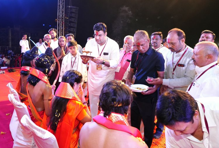 CSEB मैदान गुढ़ियारी के दशहरा उत्सव में बतौर मुख्य अतिथि शामिल हुए पीसीसी महामंत्री सुबोध हरितवाल