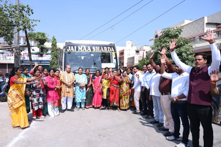 माँ जतमई एवं माँ घटारानी के पावन दर्शन हेतु मातृशक्तियों को विधायक पुरन्दर मिश्रा ने किया रवाना